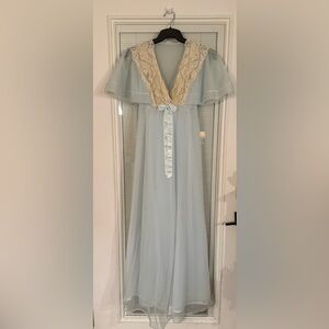 Vintage Shadowline Peignoir Nightgown Set Petite
